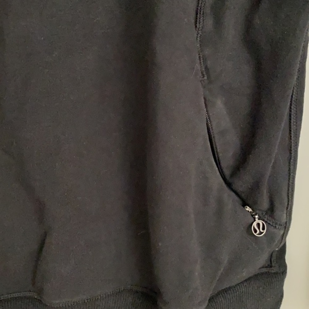 LULULEMON Women's Size 4 Mock neck sweater Black Pullover lulu active wear - Picture 4 of 5